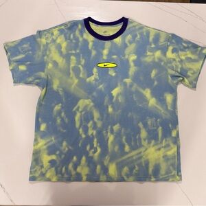 🔥 Nike All Over Print Swoosh Tee (XL) – Abstract / Y2K Style